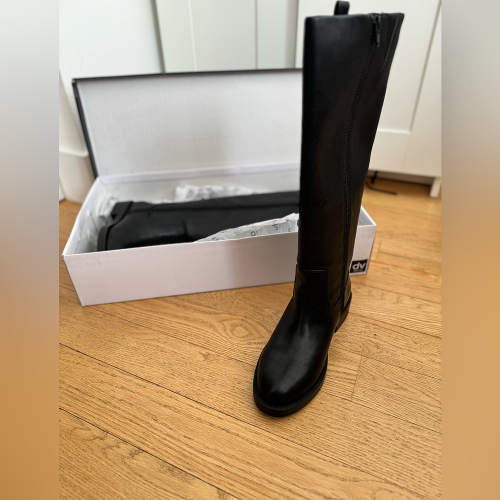 Dolce Vida Women's Pennie Knee-High Riding Boots. NEVER WORN BRAND NEW. In box